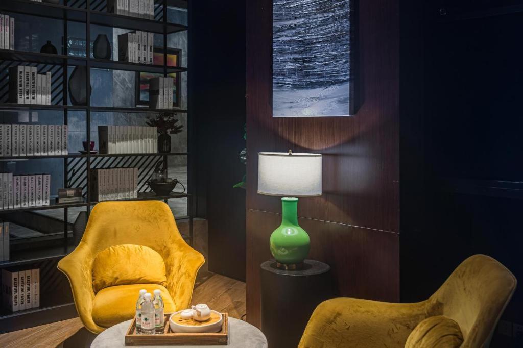 Hotel Yitel Premium Xuhui 4*